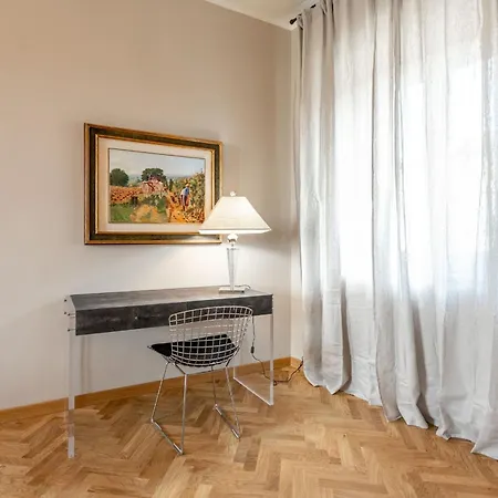 Vespucci 60 Luxury Apt With Garage And Balcony Florence
