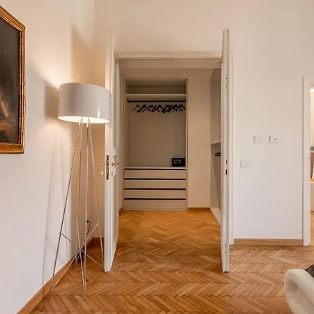 Apartment Vespucci 60 Luxury Apt With Garage And Balcony