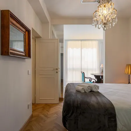 Apartment Vespucci 60 Luxury Apt With Garage And Balcony Florence