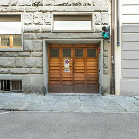 Vespucci 60 Luxury Apt With Garage And Balcony Florence