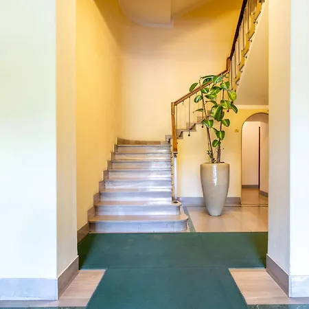 Vespucci 60 Luxury Apt With Garage And Balcony Florence