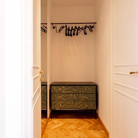 Vespucci 60 Luxury Apt With Garage And Balcony Florence